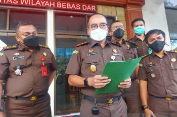 Artis Nia Ramadhani jalani sidang perdana di PN Jakpus pada Kamis (2/12)
