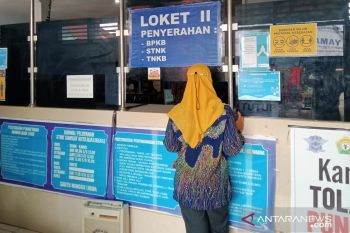 Warga antusias mengikuti pemutihan pembayaran tunggakan pajak kendaraan