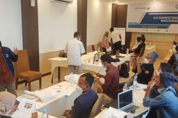 PT DSLNG kerja sama dengan LPDS gelar Uji Kompetensi Wartawan di Luwuk