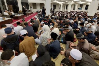 Ganjar dan santri doa bersama terkait letusan Gunung Semeru