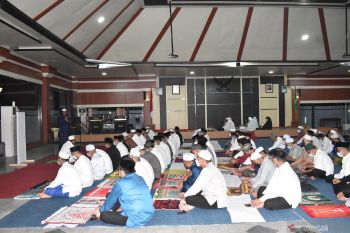 Sambut hari jadi ke-56, Pemkab Tanah Laut gelar salat hajat