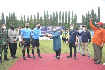 Bupati Sleman membuka turnamen mini sepak bola Tirta Yudha Cup U-12