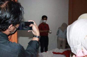 Tim gabungan Operasi Yustisi Makassar amankan delapan pasangan bukan suami istri
