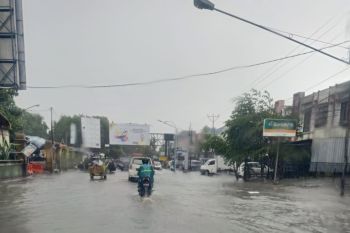 Sejumlah jalan di Mataram tergenang banjir