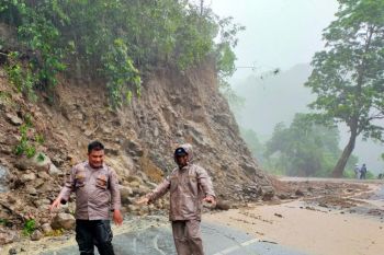 Curah hujan tinggi, Jalan Hutan Pusuk terisolir total
