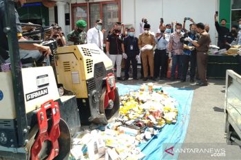 Kejari Payakumbuh musnahkan barang bukti hasil tindak pidana 2021