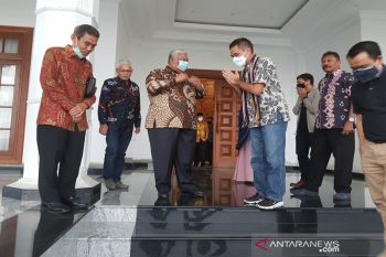 Ali Mazi minta Dirjen Diksi titip masa depan pendidikan Sultra