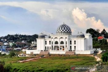 Islamic Center Muara Teweh dibangun tanpa menggunakan dana pemerintah