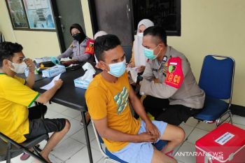 Polres Kendari genjot vaksinasi dukung pemerintah capai target