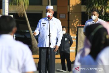 Gelar apel gabungan khusus, Bupati Pasbar instruksikan jajarannya percepat vaksinasi