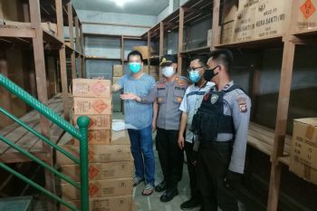Polisi tertibkan penjual petasan jelang Tahun Baru
