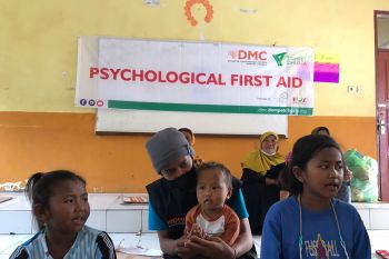 Hapus Trauma, DMC Dompet Dhuafa berikan PFA penyintas letusan Gunung Semeru