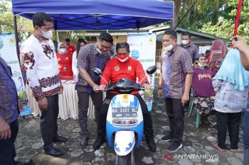PLN Sumbar kenalkan motor listrik ke pejabat publik