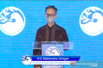 Wamenlu Mahendra: Demokrasi diperlukan untuk hadapi pandemi