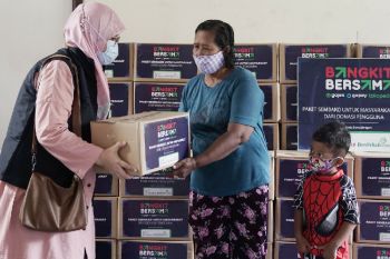 Go To bagikan sembako ke warga terdampak pandemi