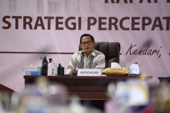 Mendagri dorong Sultra percepat vaksin COVID-19