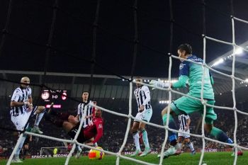 Gol akrobatik Ibrahimovic bawa Milan main imbang 1-1 lawan Udinese