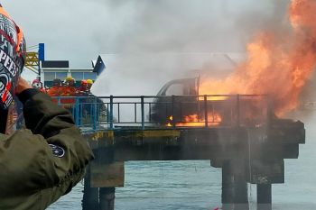 Mobil Bermuatan BBMHangus Terbakar di Pelabuhan Tengkayu 1 Tarakan