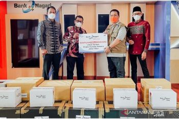 Bank Nagari kirim rendang untuk korban erupsi Gunung Semeru
