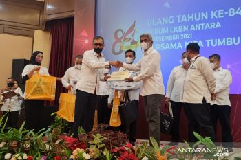 HUT Ke-84 ANTARA, Biro NTT raih penghargaan khusus