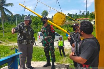 Satgas TNI dampingi tim BNPP cek saluran irigasi di perbatasan RI-PNG