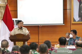 Dua KRI dilelang karena tak layak pakai, kata Menhan Prabowo