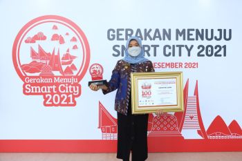 Pemkab Sleman menerima dua penghargaan "smart city" dari Kemenkominfo