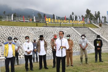 Presiden Jokowi meresmikan empat embung tingkatkan produktivitas pertanian
