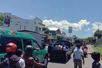 Kepanikan warga Maumere akibat peringatan tsunami