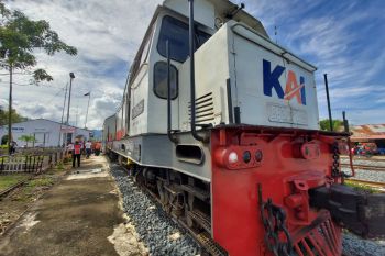 PT KAI uji coba jalur kereta penumpang Stasiun Padang-Pauh Lima