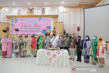 Wawako hadiri peringatan hari ibu yang ke-93 tingkat Kota Solok