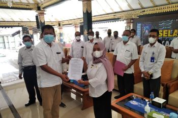 Bupati Sleman menerima lurah yang sampaikan soal Perpres No 104/2021