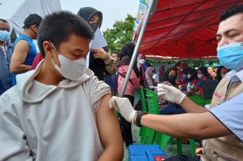 Serbuan vaksinasi demi kondusifitas ekonomi Riau