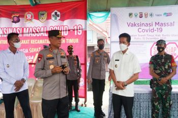 Kapolda Kalteng dan Bupati Barut tinjau vaksinasi di Benangin