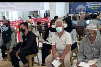 Kapolda Sumsel perintahkan Kapolres bantu capaian vaksinasi  70 persen