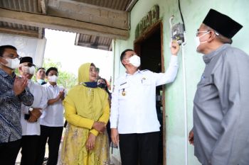 Gubernur : Target mengalirkan listrik di Kota Batam selesai 100 persen