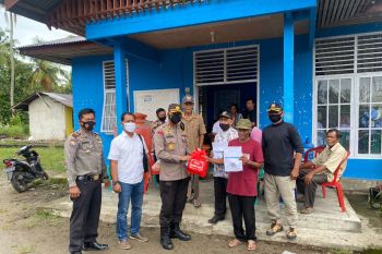 Percepatan vaksinasi, Polres Pasbar buka 49 gerai vaksin dan bagikan sembako