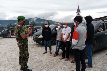 Prajurit TNI lakukan komunikasi imbau warga taati prokes