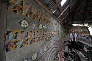 Masjid kuno terbengkalai di Kerinci