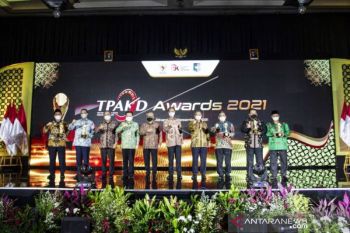 Rakornas TPAKD beri penghargaan lima provinsi dan 7 kabupaten/kota