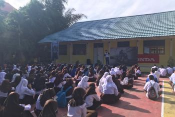 Honda sosialisasikan safety riding dan gelar vaksinasi pelajar di Gorontalo
