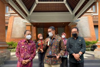 Sandiaga Uno bahas langkah percepatan pemulihan parekraf di Bali