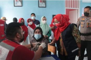 PMI Sulbar lakukan vaksinasi COVID-19 untuk dukung target pemerintah
