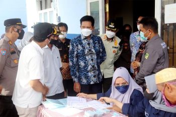Bupati Barito Utara tinjau vaksinasi di Puskesmas Lemo