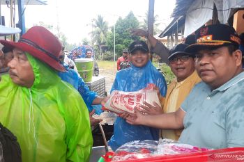 Legislator bantu kebutuhan dapur umum bencana banjir di Padang Pariaman