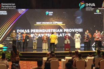 Pemprov Sulsel raih predikat "Best Program Support" Indonesia Halal 2021