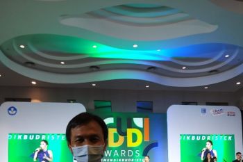 Konsisten bangun kemitraan melalui program vokasi, PLNraih DUDI Awards 2021 dari Kemendikbudristek