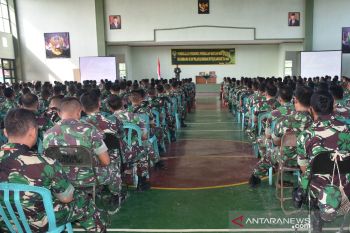 Prajurit TNI AD BKO Papua Barat diberi pengarahan