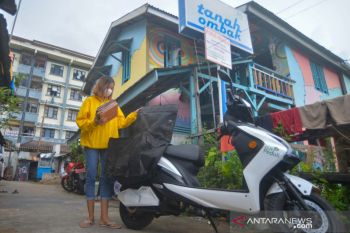 Motor listrik buka akses buku untuk anak-anak  pesisir tanpa berisik