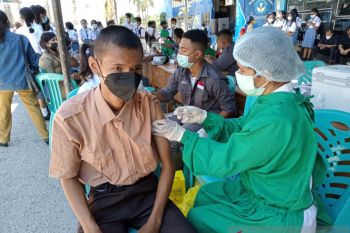 Penerima dua dosis vaksin COVID-19 di Indonesia capai 107,05 juta orang